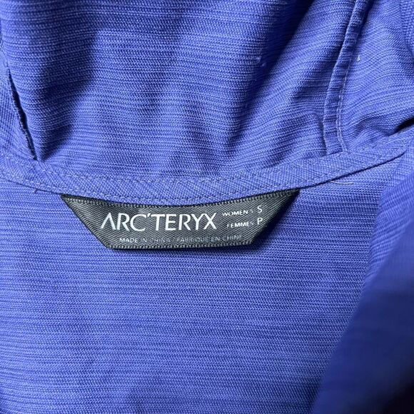 Arc’teryx Women’s Rain Jacket Purple Small - Picture 9 of 11